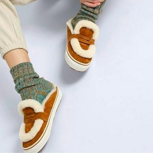 NWT Vans Style 53 Cozy Mule Shearling Chipmunk Mule Slip Ons